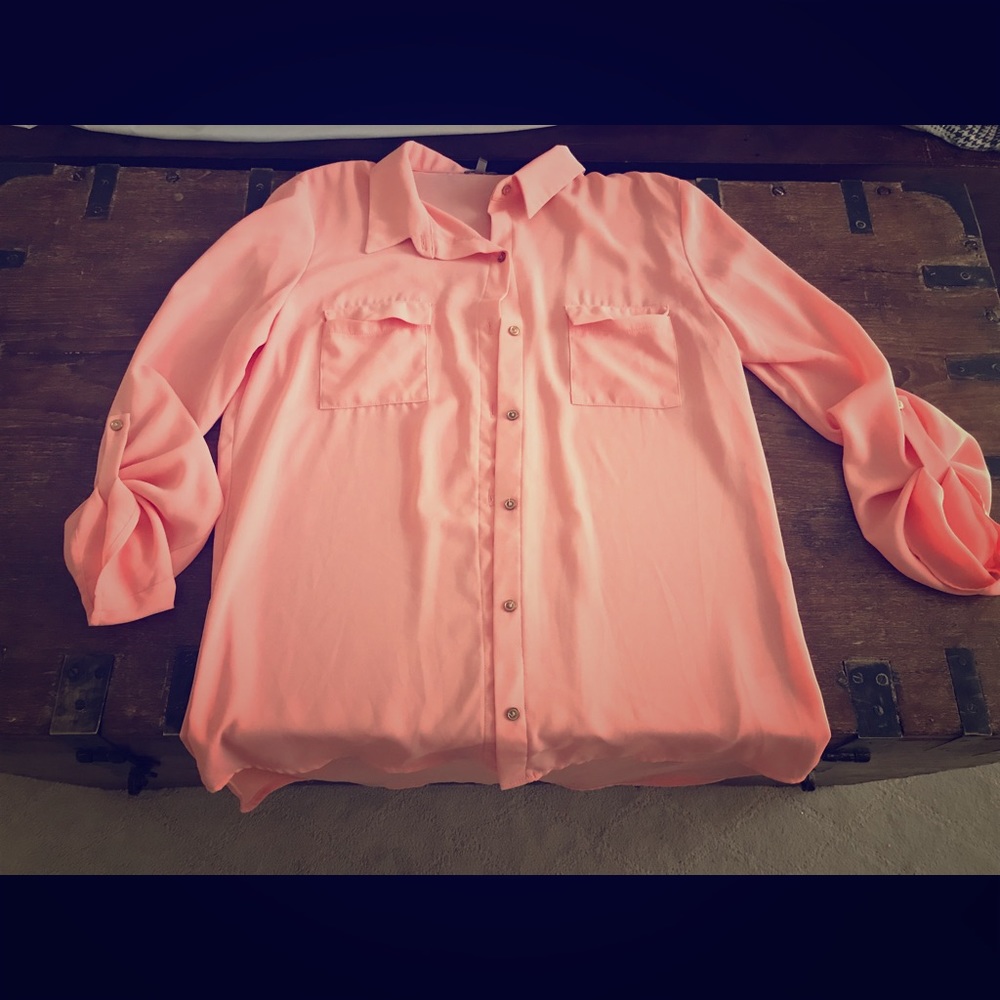 Hi-lo button blouse